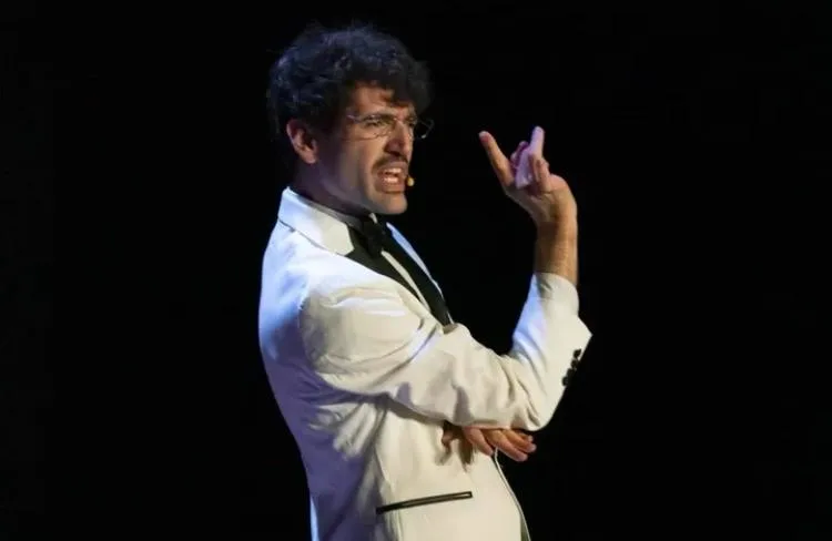 El típico cuento en directo, comedia musical de Escena Zero